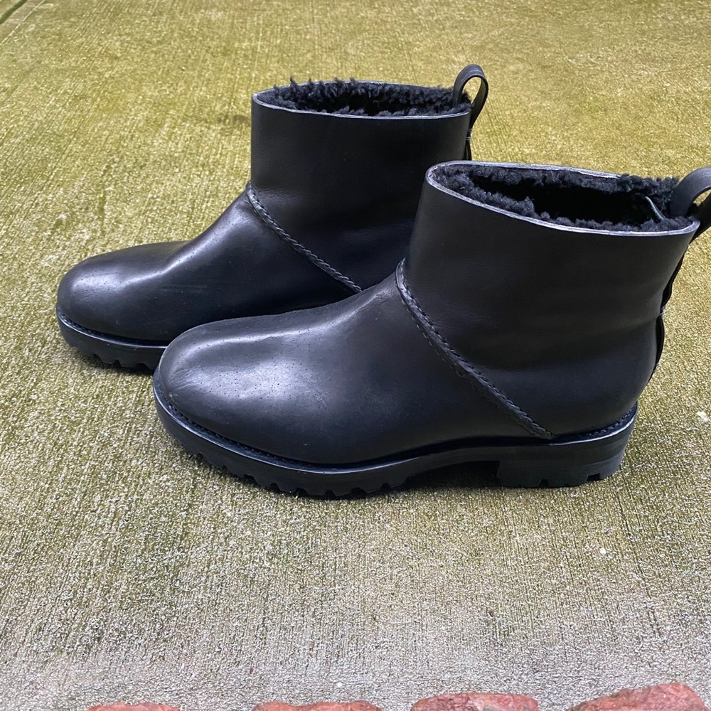 Shearling Line Boots - Picture 5 of 7